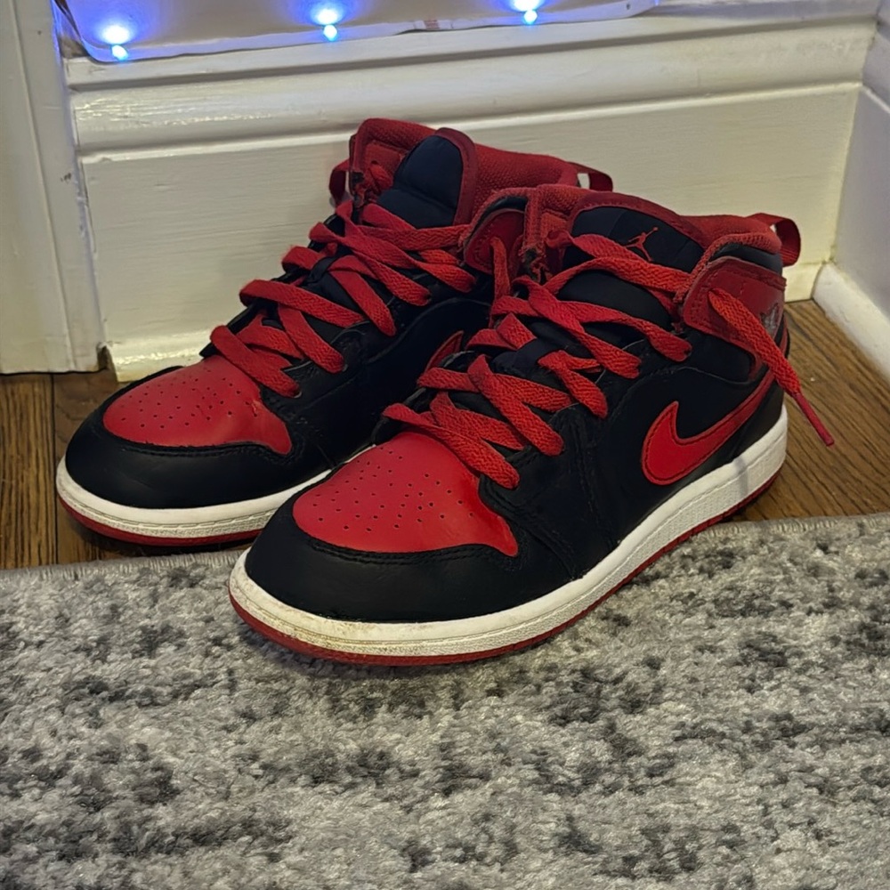 Jordan 1 Mid